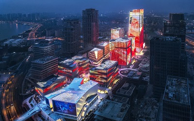 獻禮特區40年，洲明榮膺“品牌40人”和“國際信譽品牌”兩大榮譽
